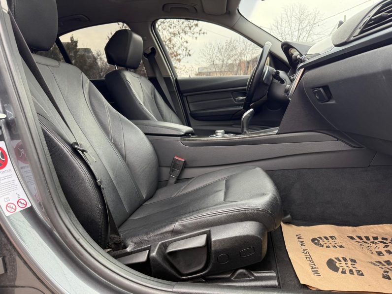
								BMW Seria 3 / An 2012 / 2,0 D / Cutie automata full									