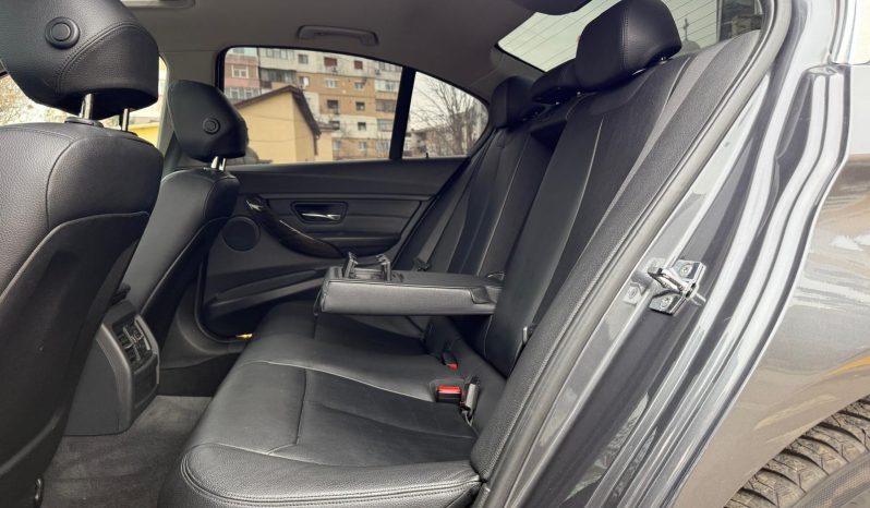 
								BMW Seria 3 / An 2012 / 2,0 D / Cutie automata full									