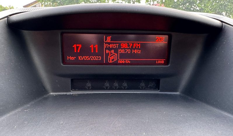 
								PEUGEOT 2006/CLIMATRONIC/TRAPA/BENZINA full									