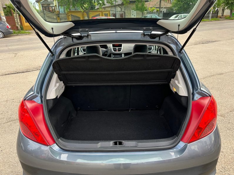 
								PEUGEOT 2006/CLIMATRONIC/TRAPA/BENZINA full									