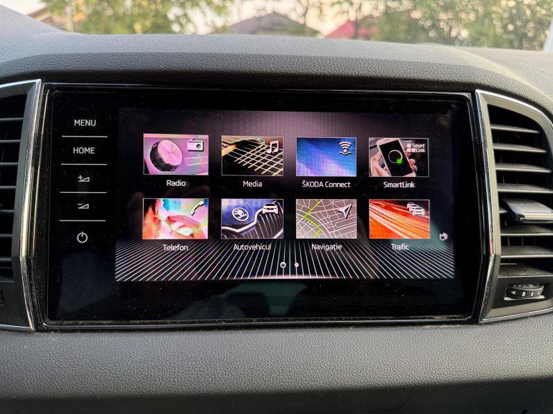 
								SKODA KAROQ / 2020 / AUTOMATĂ / COCKPIT full									
