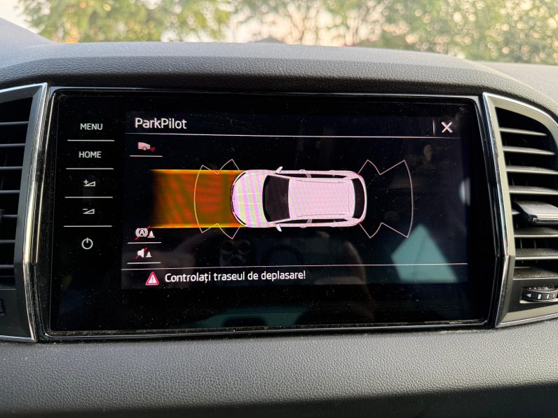 
								SKODA KAROQ / 2020 / AUTOMATĂ / COCKPIT full									