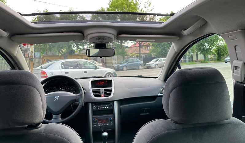 
								PEUGEOT 2006/CLIMATRONIC/TRAPA/BENZINA full									