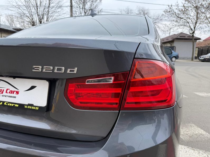 
								BMW Seria 3 / An 2012 / 2,0 D / Cutie automata full									