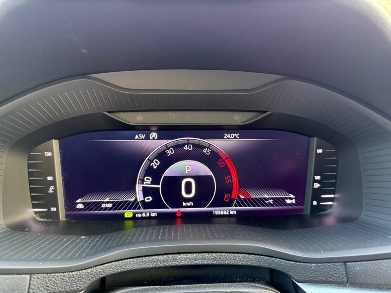 
								SKODA KAROQ / 2020 / AUTOMATĂ / COCKPIT full									