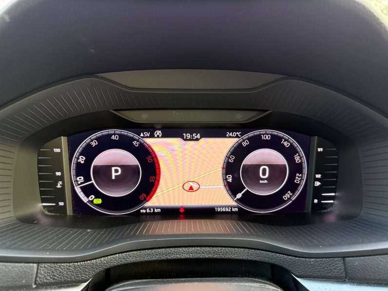
								SKODA KAROQ / 2020 / AUTOMATĂ / COCKPIT full									