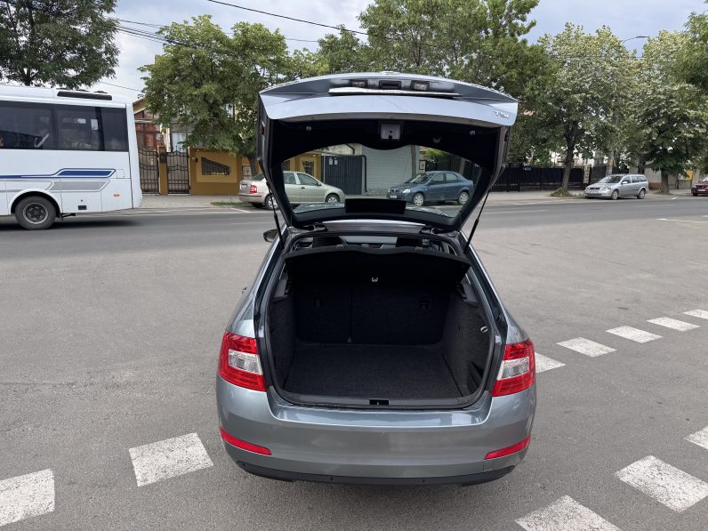 
								SKODA OCTAVIA / BENZINĂ / full									