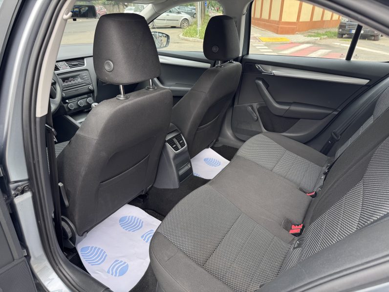 
								SKODA OCTAVIA / BENZINĂ / full									