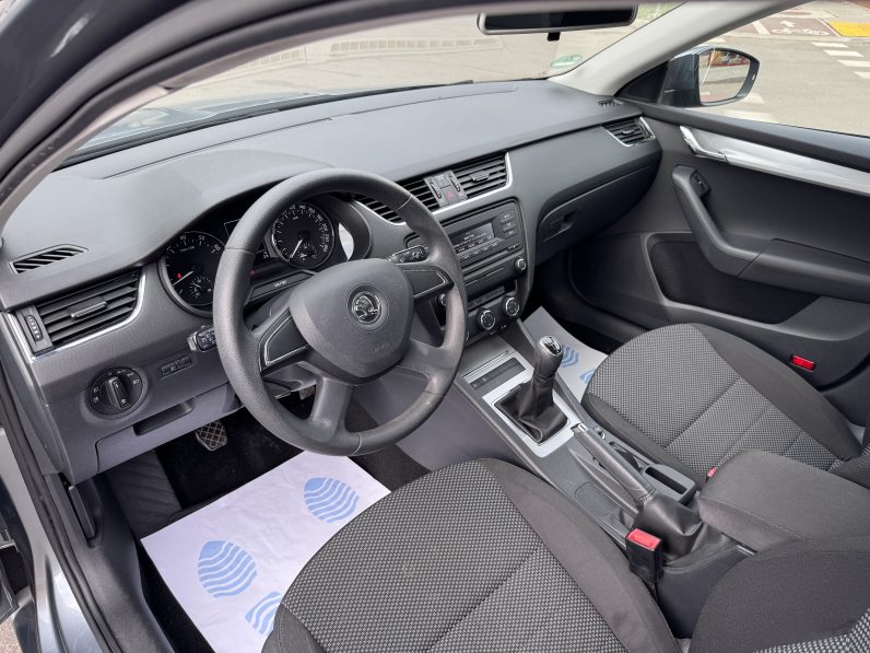 
								SKODA OCTAVIA / BENZINĂ / full									