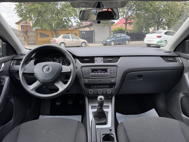 
								SKODA OCTAVIA / BENZINĂ / full									