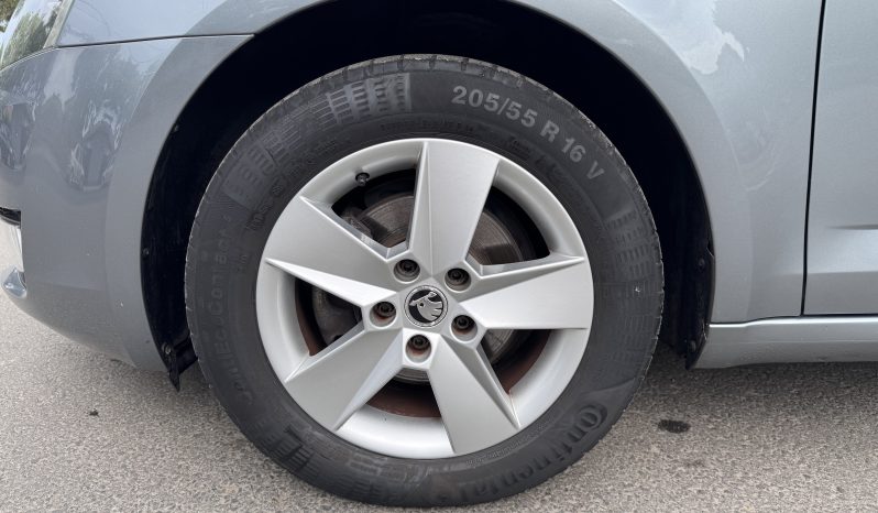 
								SKODA OCTAVIA / BENZINĂ / full									