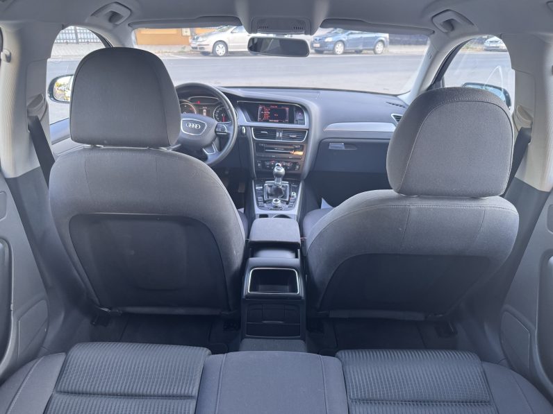 
								AUDI A4 / 2,0 D / AN 2013 / Navigatie full									