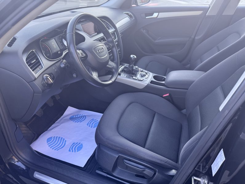 
								AUDI A4 / 2,0 D / AN 2013 / Navigatie full									