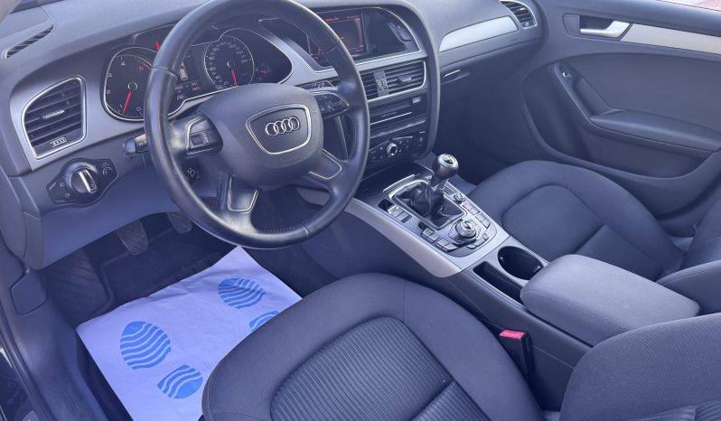 
								AUDI A4 / 2,0 D / AN 2013 / Navigatie full									
