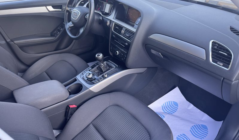 
								AUDI A4 / 2,0 D / AN 2013 / Navigatie full									