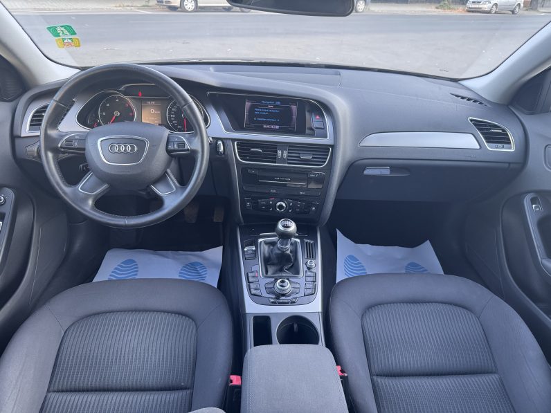 
								AUDI A4 / 2,0 D / AN 2013 / Navigatie full									