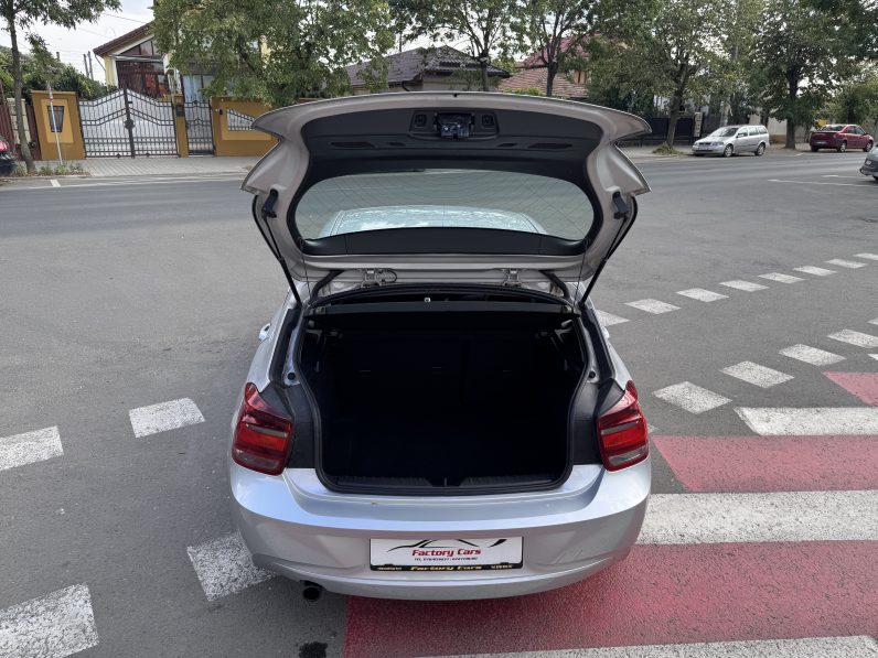 
								BMW SERIA 1 / 1,6 BENZINA / NAVIGAȚIE full									