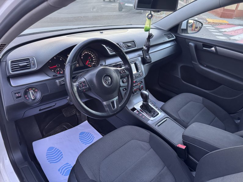 
								VW PASSAT / AN 2015 / 2,0 D / CUTIE AUTOMATA full									