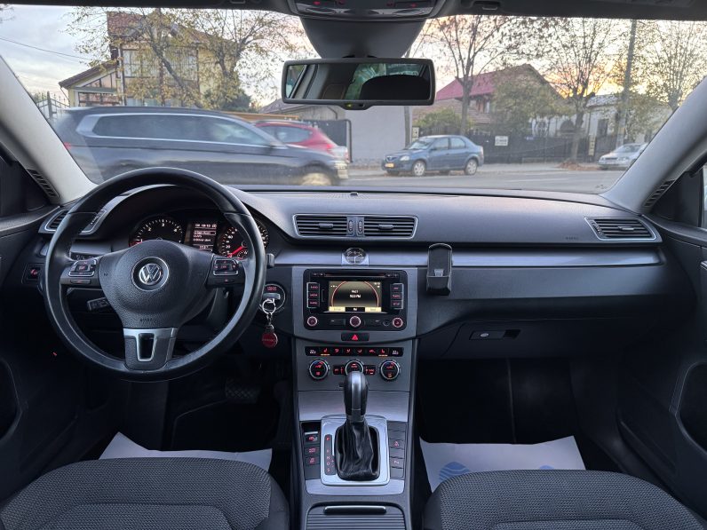 
								VW PASSAT / AN 2015 / 2,0 D / CUTIE AUTOMATA full									