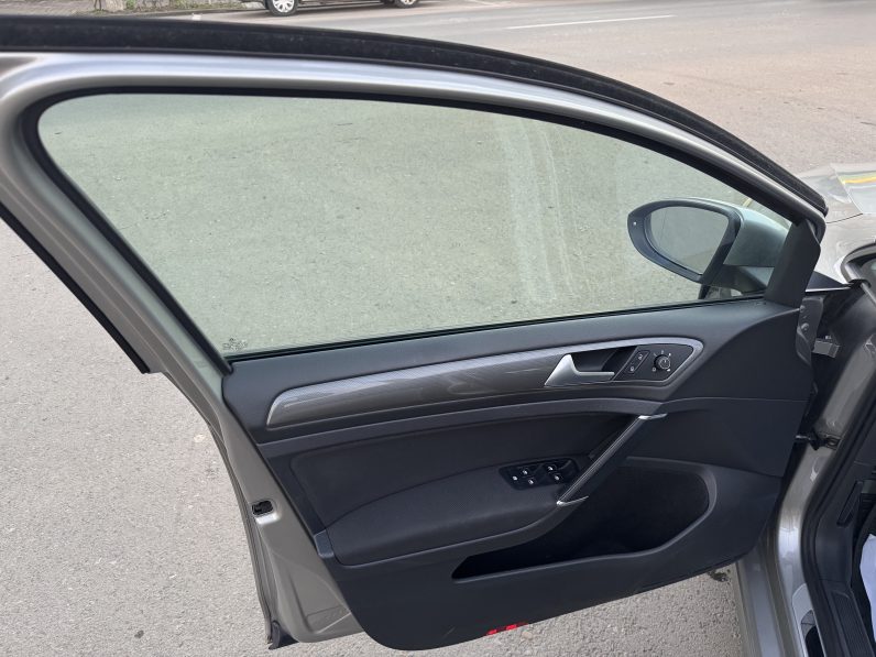 
								VW GOLF 7 / AN 2019 / 1,6 D full									