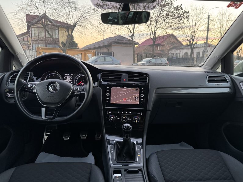 
								VW GOLF 7 / AN 2019 / 1,6 D full									