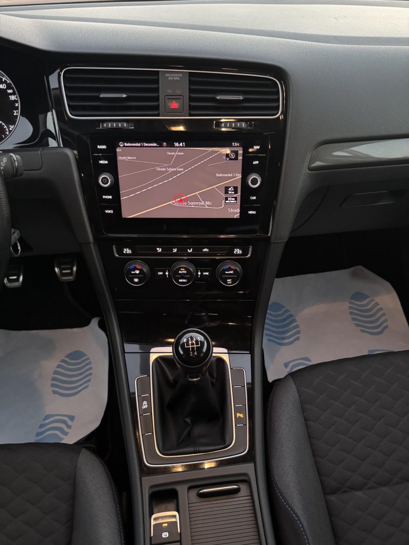 
								VW GOLF 7 / AN 2019 / 1,6 D full									