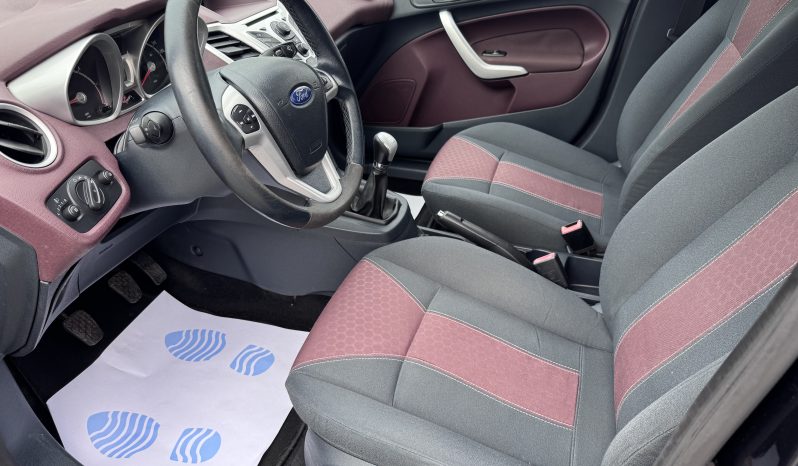 
								FORD FIESTA TITANIUM / AN 2009 / 1,6 D full									