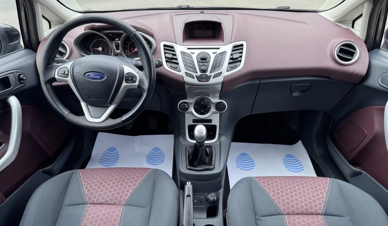 
								FORD FIESTA TITANIUM / AN 2009 / 1,6 D full									