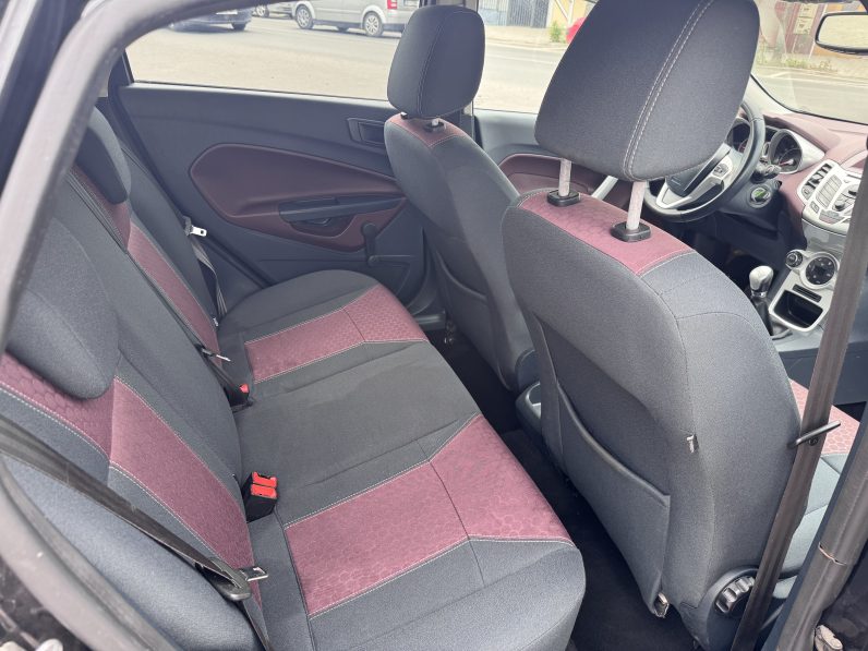 
								FORD FIESTA TITANIUM / AN 2009 / 1,6 D full									