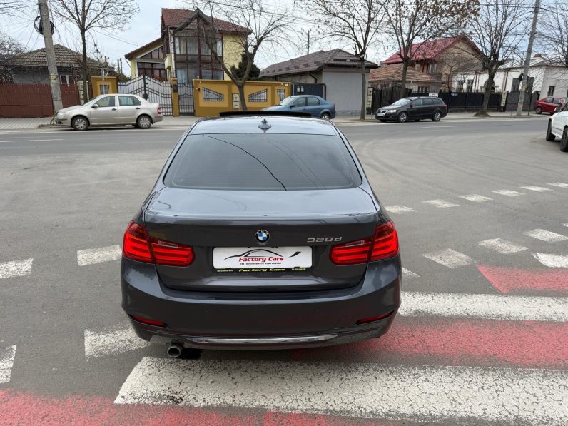 
								BMW Seria 3 / An 2012 / 2,0 D / Cutie automata full									