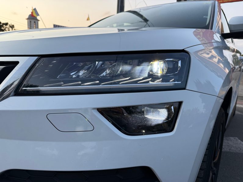 
								SKODA KAROQ / 2020 / AUTOMATĂ / COCKPIT full									