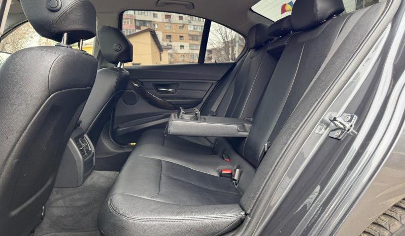
								BMW Seria 3 / An 2012 / 2,0 D / Cutie automata full									