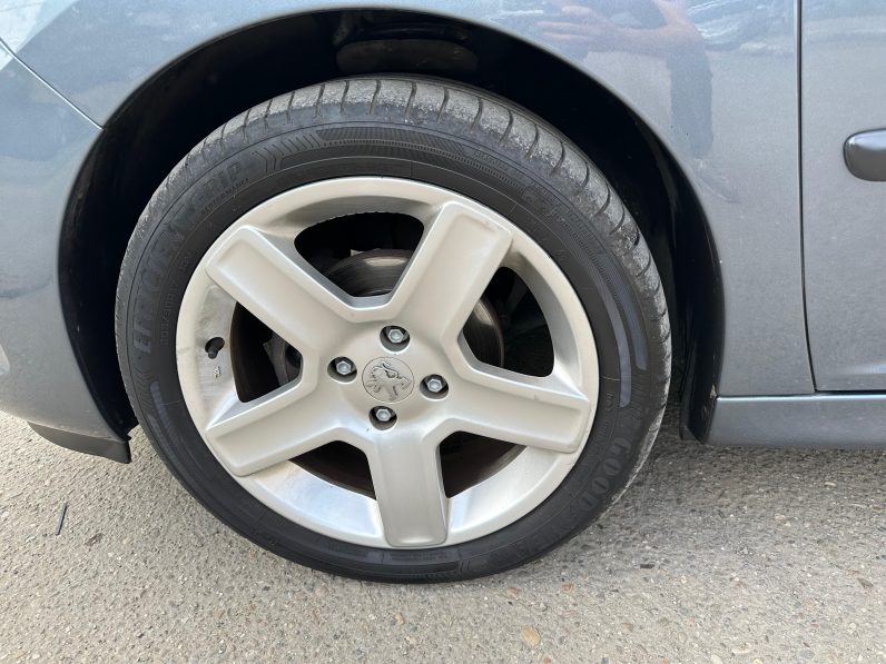 
								PEUGEOT 2006/CLIMATRONIC/TRAPA/BENZINA full									