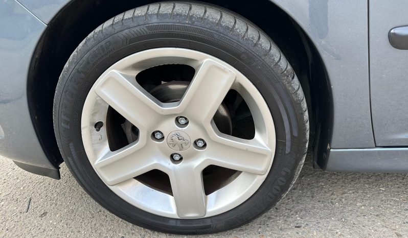 
								PEUGEOT 2006/CLIMATRONIC/TRAPA/BENZINA full									