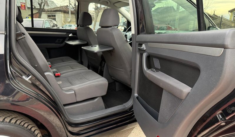 
								VW TOURAN / AN 2009 / BENZINĂ 7 LOCURI full									