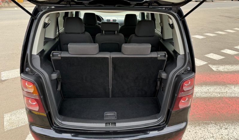 
								VW TOURAN / AN 2009 / BENZINĂ 7 LOCURI full									
