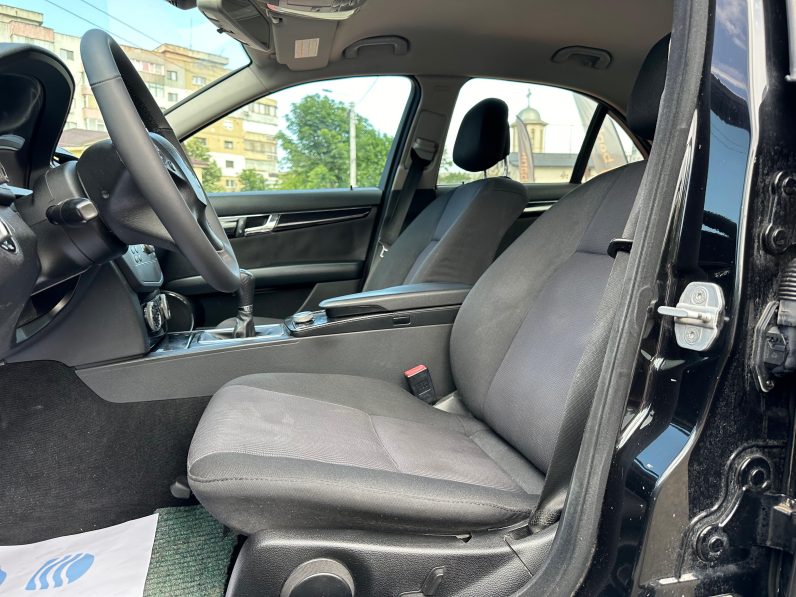 
								MERCEDES BENZ C-CLASS full									
