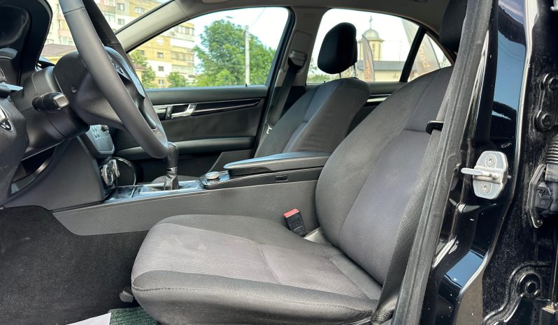
								MERCEDES BENZ C-CLASS full									