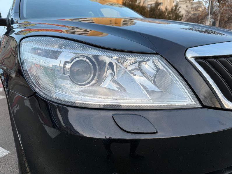 
								SKODA OCTAVIA / BI-XENON / 1,6 D full									
