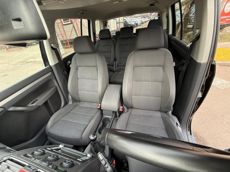 
								VW TOURAN / AN 2009 / BENZINĂ 7 LOCURI full									