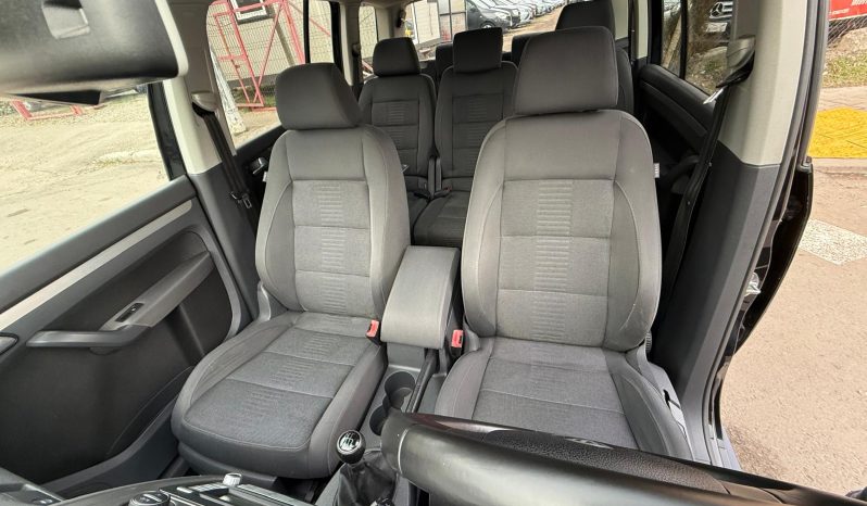 
								VW TOURAN / AN 2009 / BENZINĂ 7 LOCURI full									