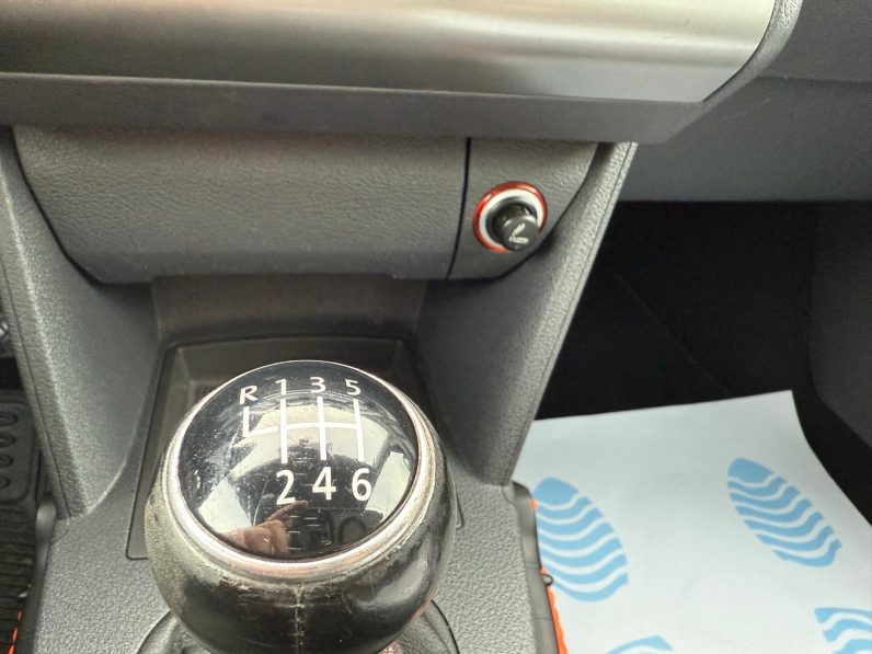 
								VW TOURAN / AN 2009 / BENZINĂ 7 LOCURI full									