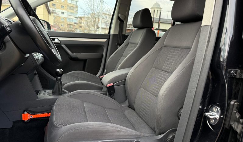 
								VW TOURAN / AN 2009 / BENZINĂ 7 LOCURI full									