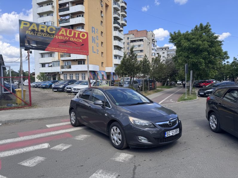 
								OPEL ASTRA J / 2011/ 1,7 D full									
