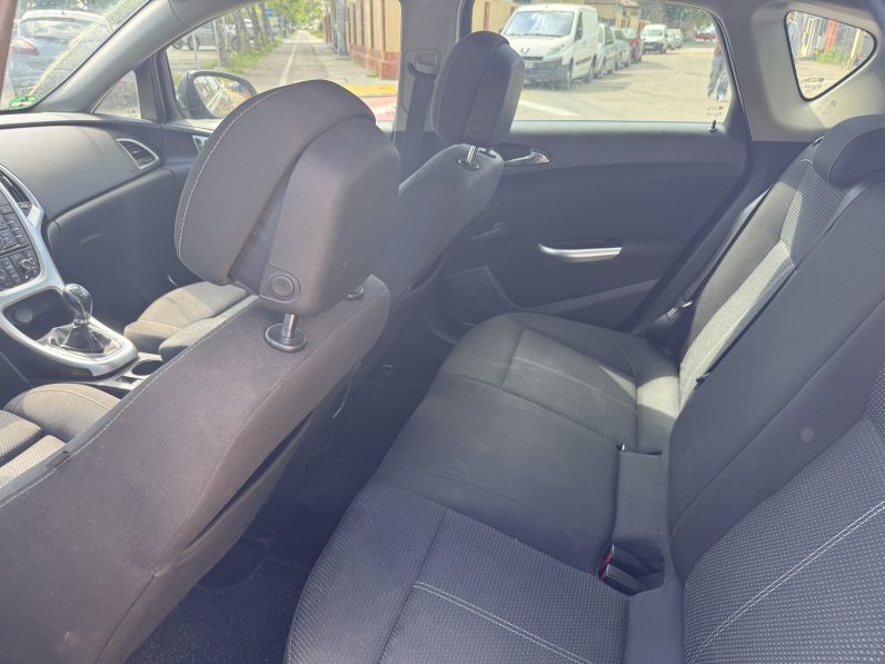 
								OPEL ASTRA J / 2011/ 1,7 D full									