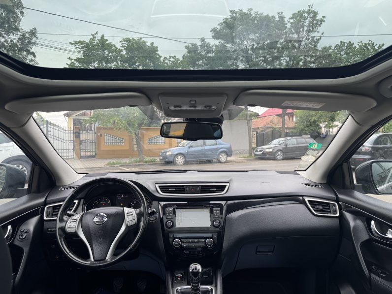
								NISSAN QASHQAI CONNECT EDITION / NAVIGATIE / PLAFON PANORAMIC / CAMERA full									