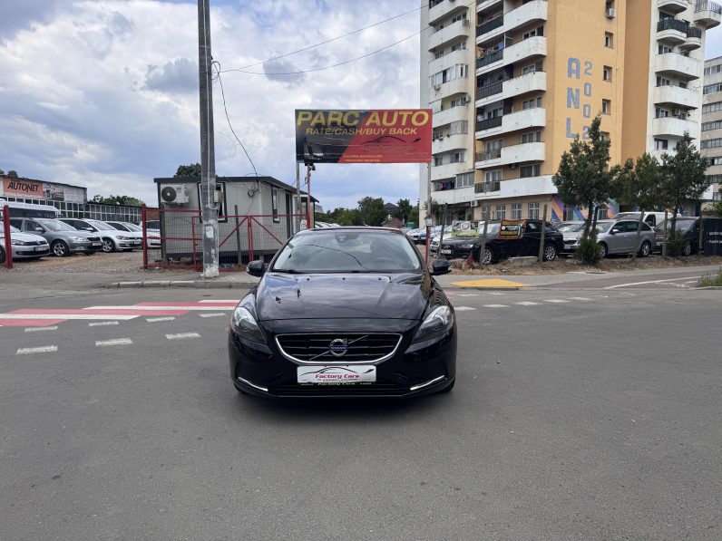 
								VOLVO V40 / 2014 / 1,6 D / EURO 5 / BI-XENON full									