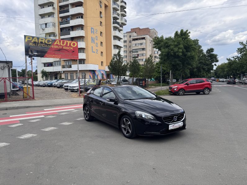 
								VOLVO V40 / 2014 / 1,6 D / EURO 5 / BI-XENON full									