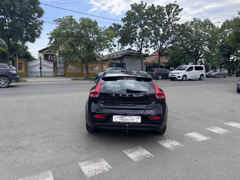 
								VOLVO V40 / 2014 / 1,6 D / EURO 5 / BI-XENON full									