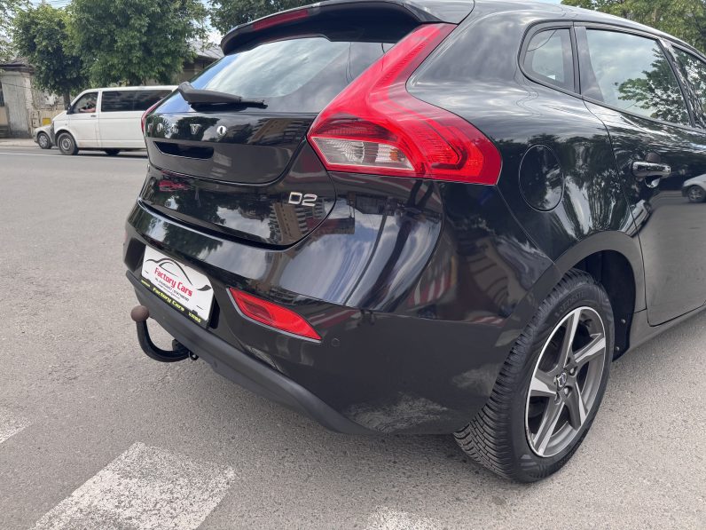 
								VOLVO V40 / 2014 / 1,6 D / EURO 5 / BI-XENON full									